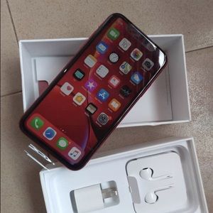 IphoneXR SLIGHTLY USED EVERYTHING NEW !!
